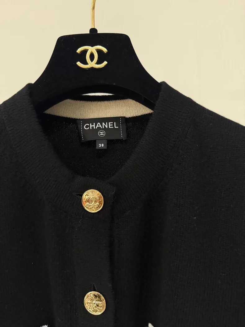 Chanel 25B Black Cashmere Knit Cardigan with Gold Buttons and Multi-Element Design - Image 2