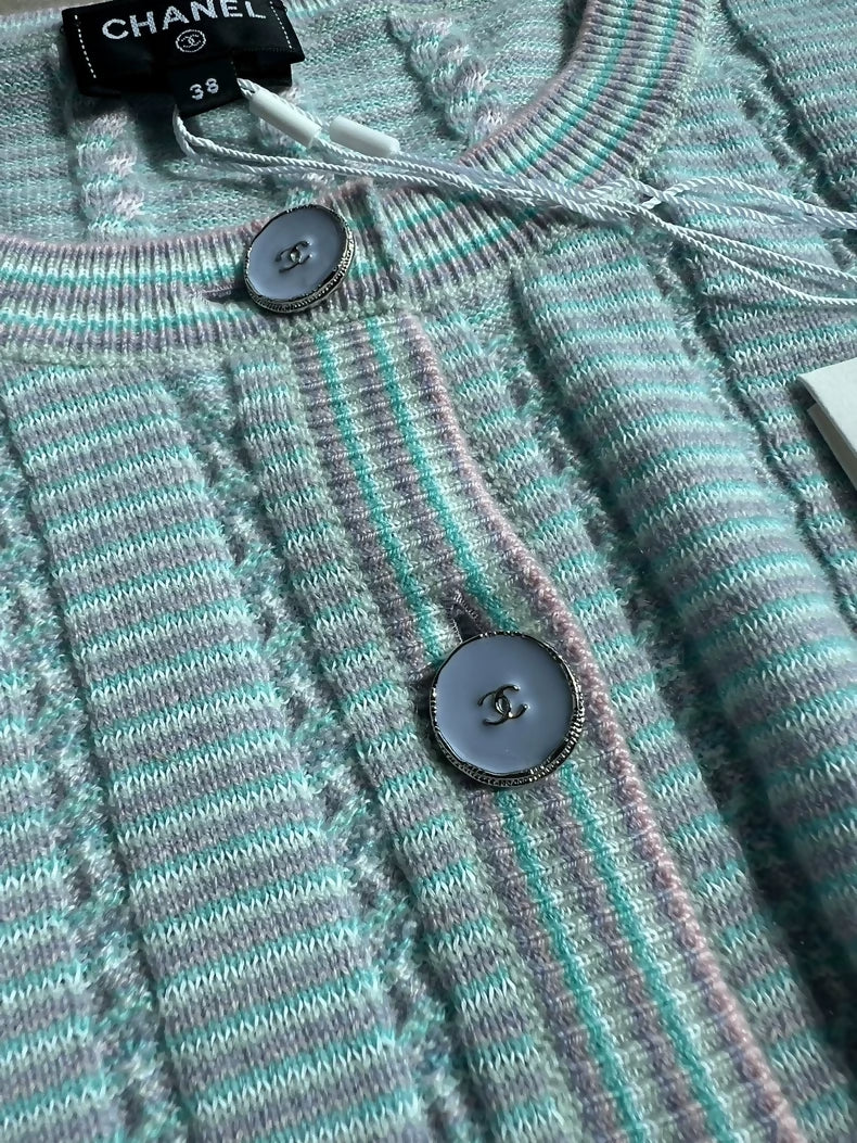 Chanel 25B blue cardigan - Image 2