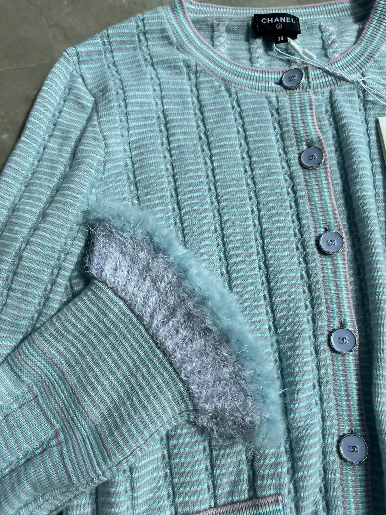 Chanel 25B blue cardigan - Image 3