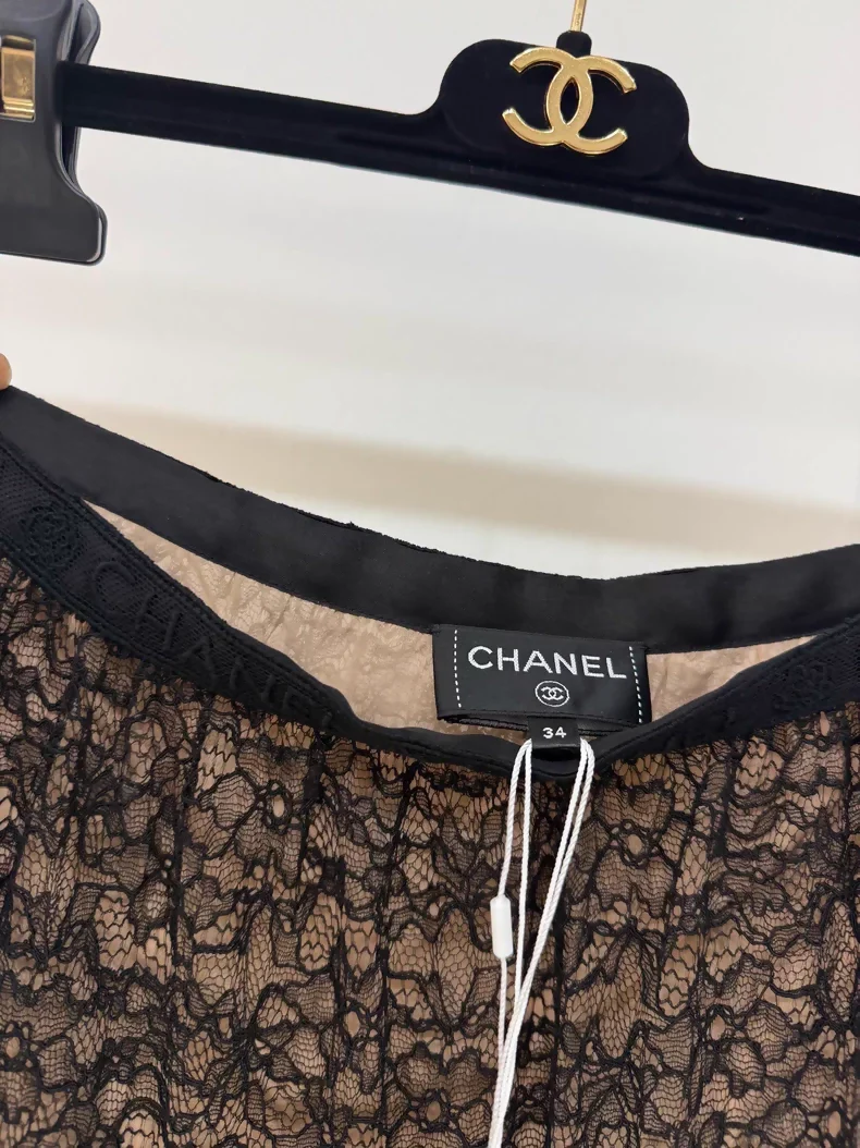 Chanel 25B lace skirt/evening dress - Image 3