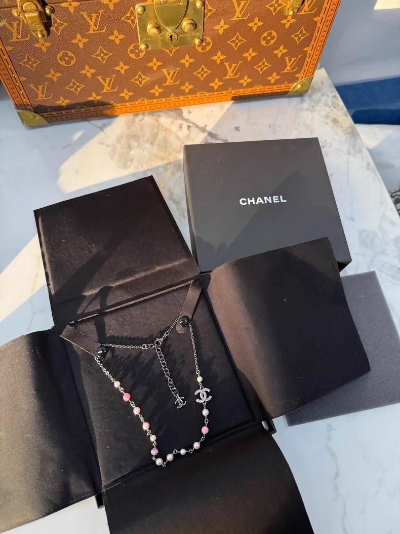 Chanel 25B pink enamel pearl necklace choker - Image 2