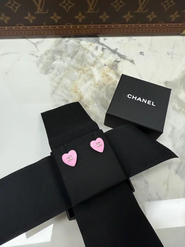 Chanel 25B Pink Heart Light Gold Double C Stud Earrings - Image 2