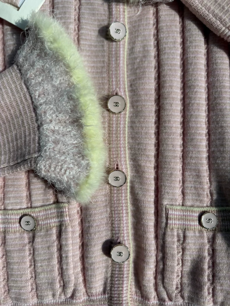 Chanel 25B pink knit set cardigan & skirt - Image 3