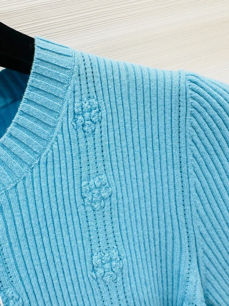 Chanel 25C blue knit top - Image 3