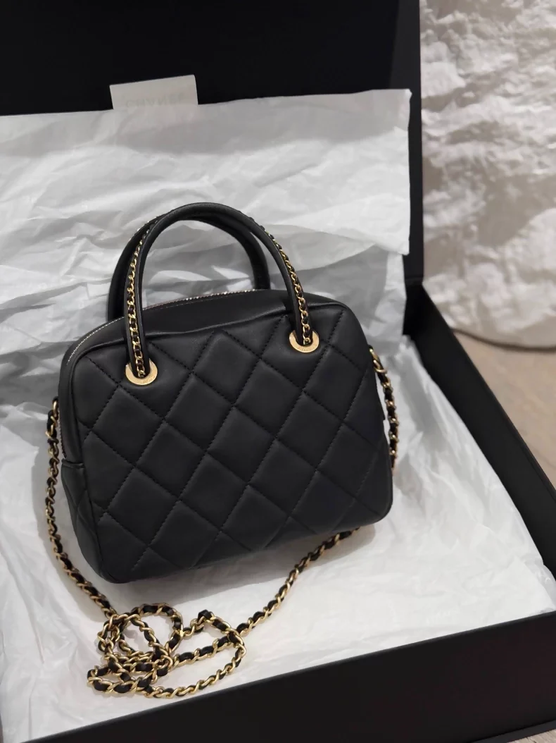 Chanel 25C black leather gold chain top handle bag - Image 2