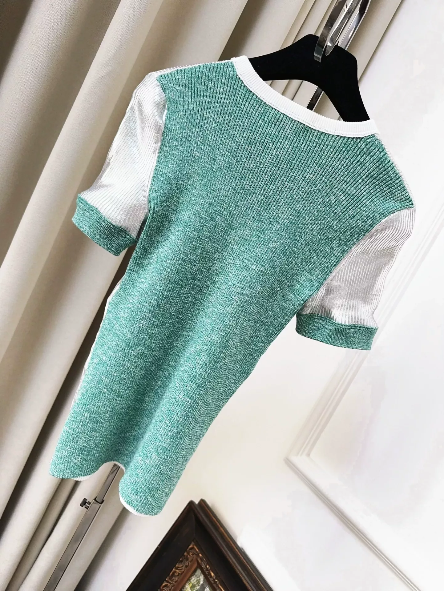 Chanel 25C grey & green top - Image 2