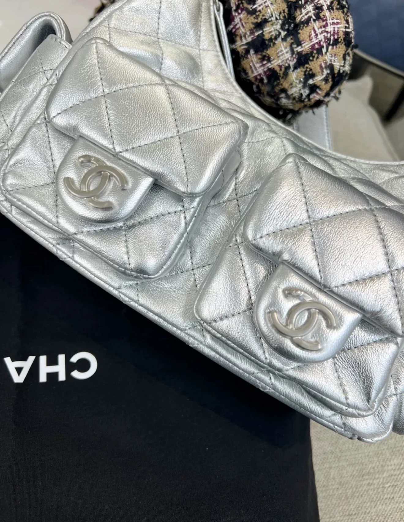 Chanel 25C Metallic Hobo Shoulder bag - Image 2