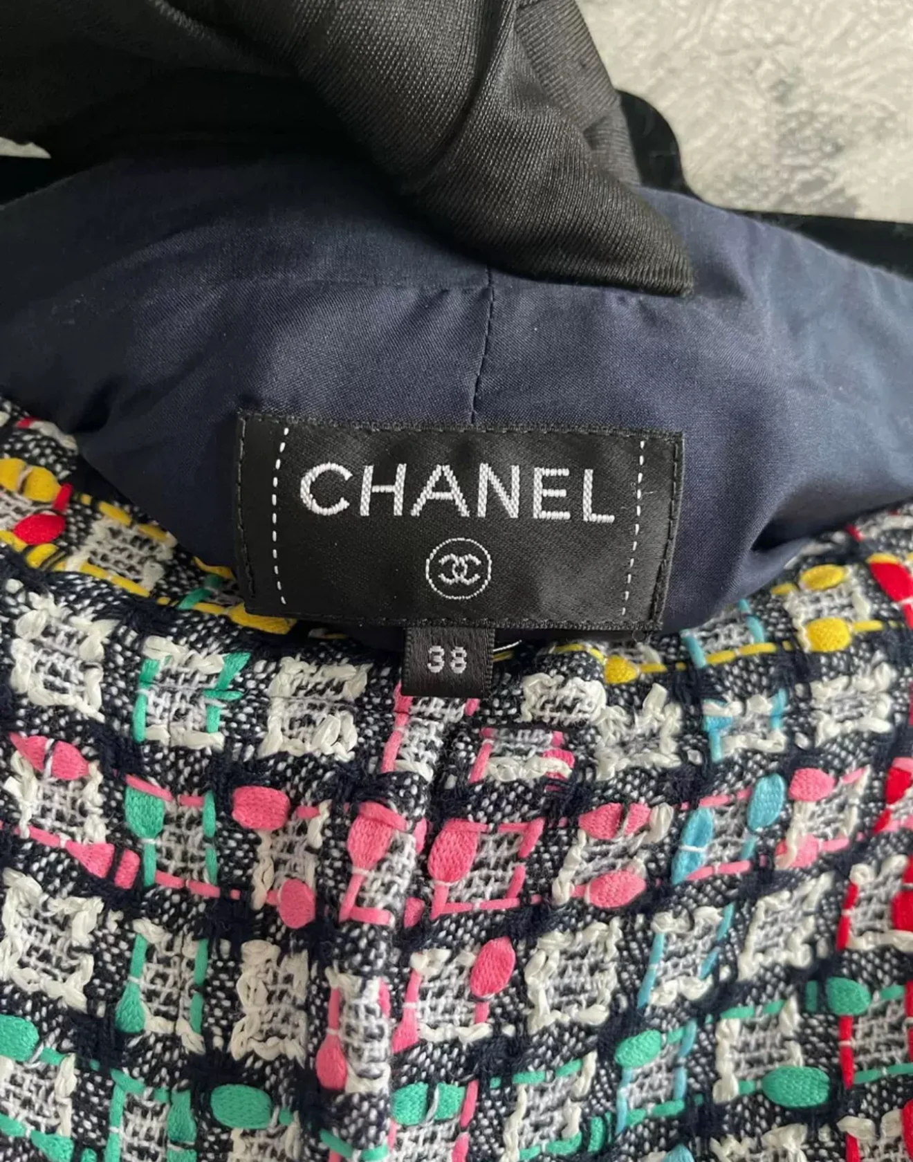 Chanel 25C Multicolor Tweed Shorts - Image 3