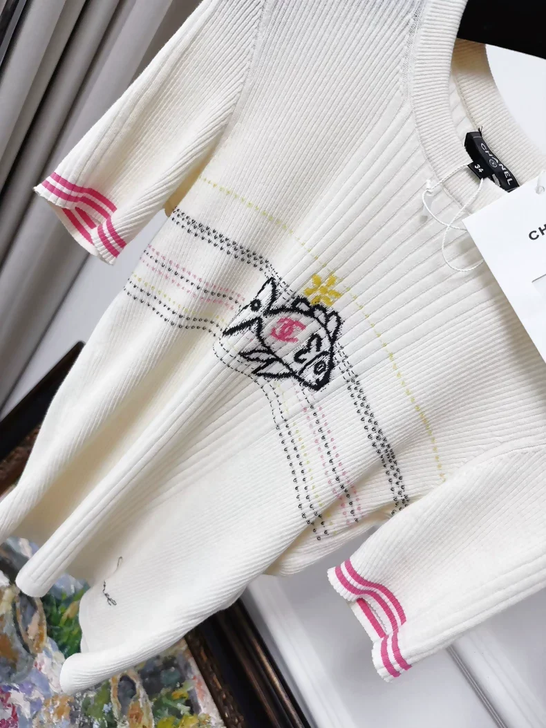 Chanel 25C off-white fish knit top - Image 2