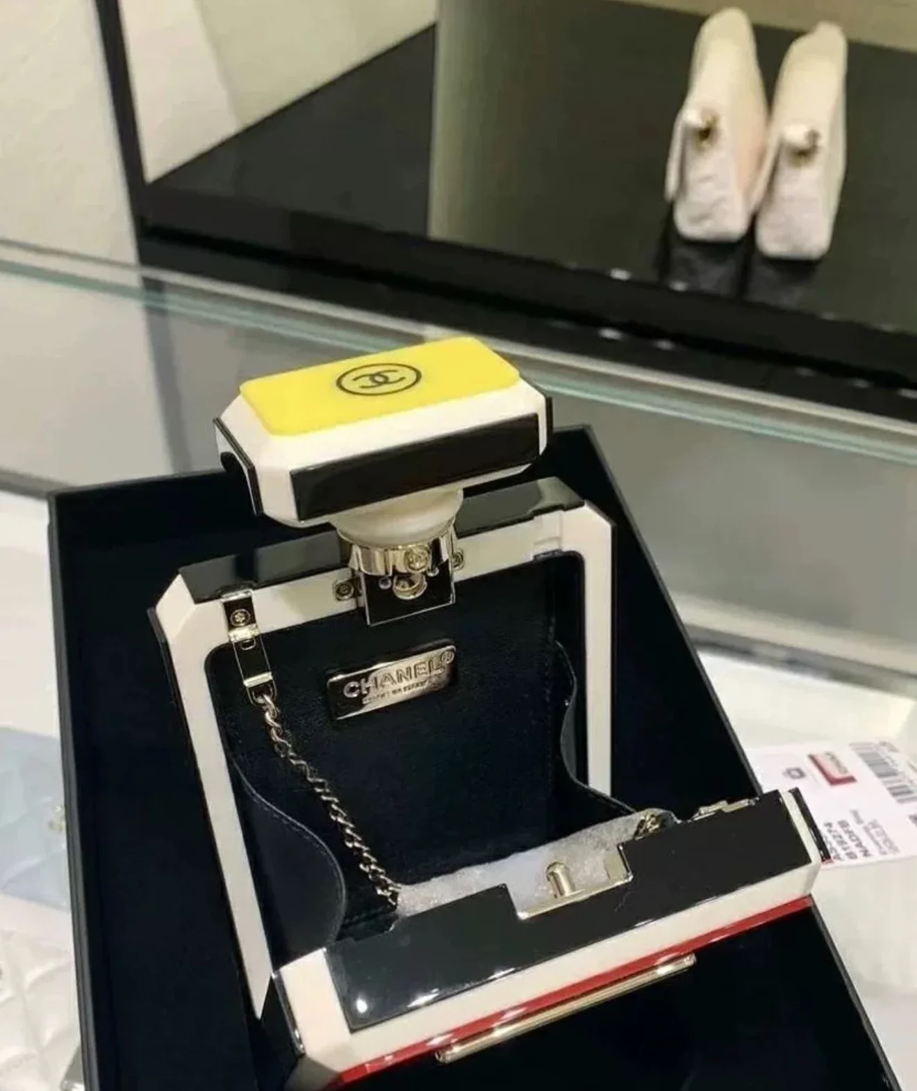 Chanel 25C Perfume Bottle Bag Minaudières - Image 2