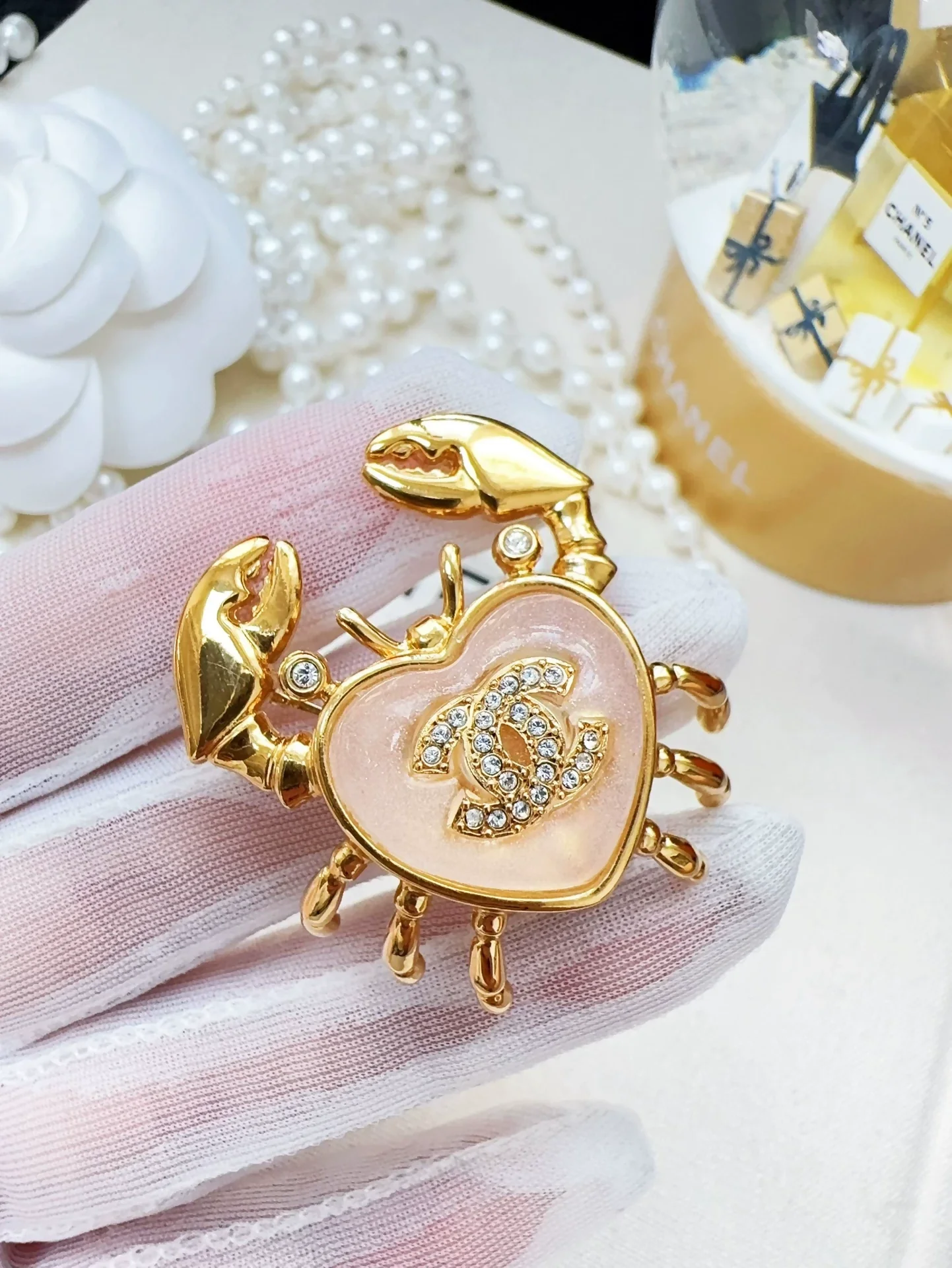 Chanel 25c pink crystal crab double C brooch - Image 2