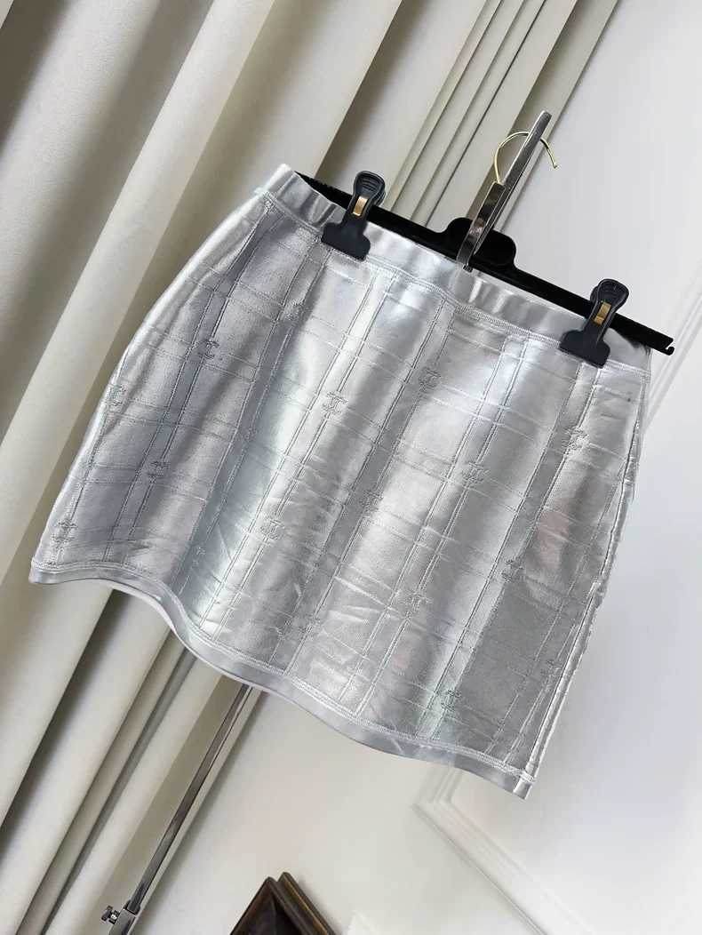 Chanel 25c silver metallic diamond skirt - Image 2
