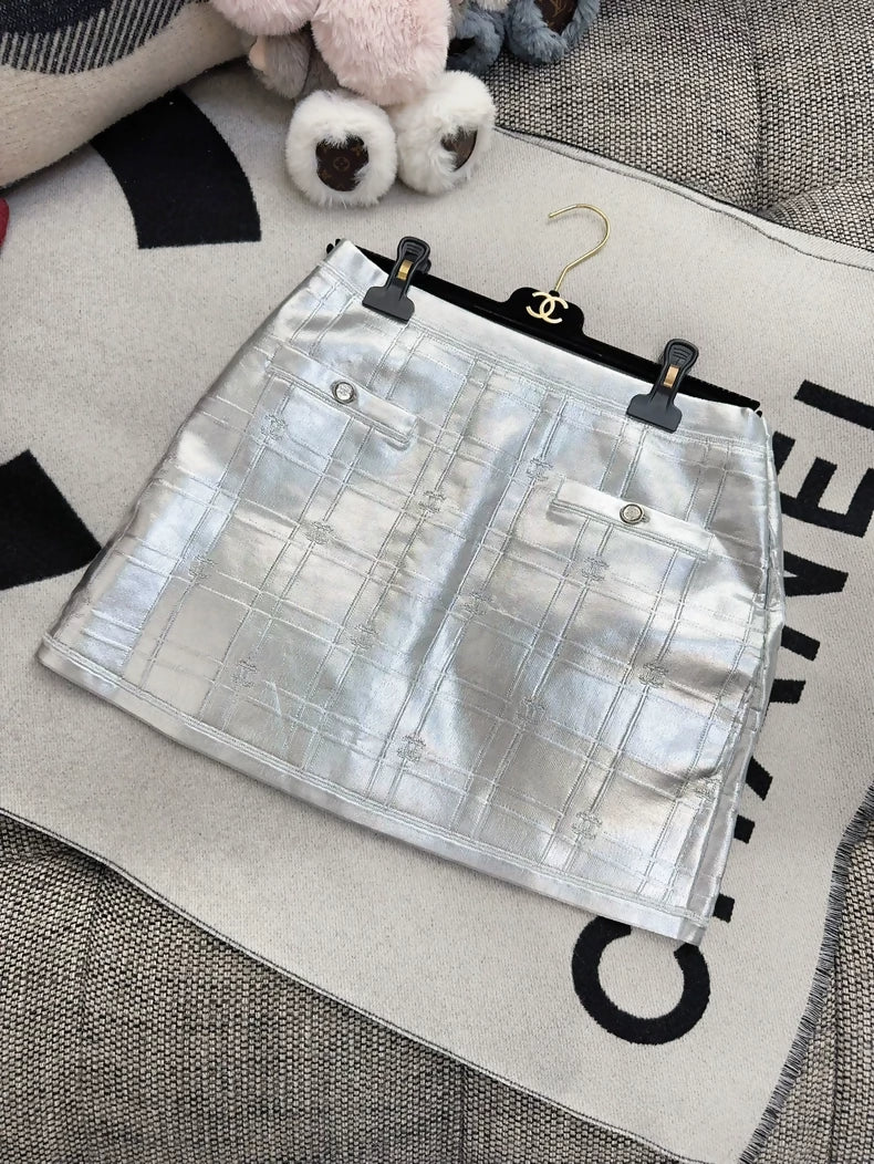 Chanel 25c silver metallic diamond skirt - Image 3