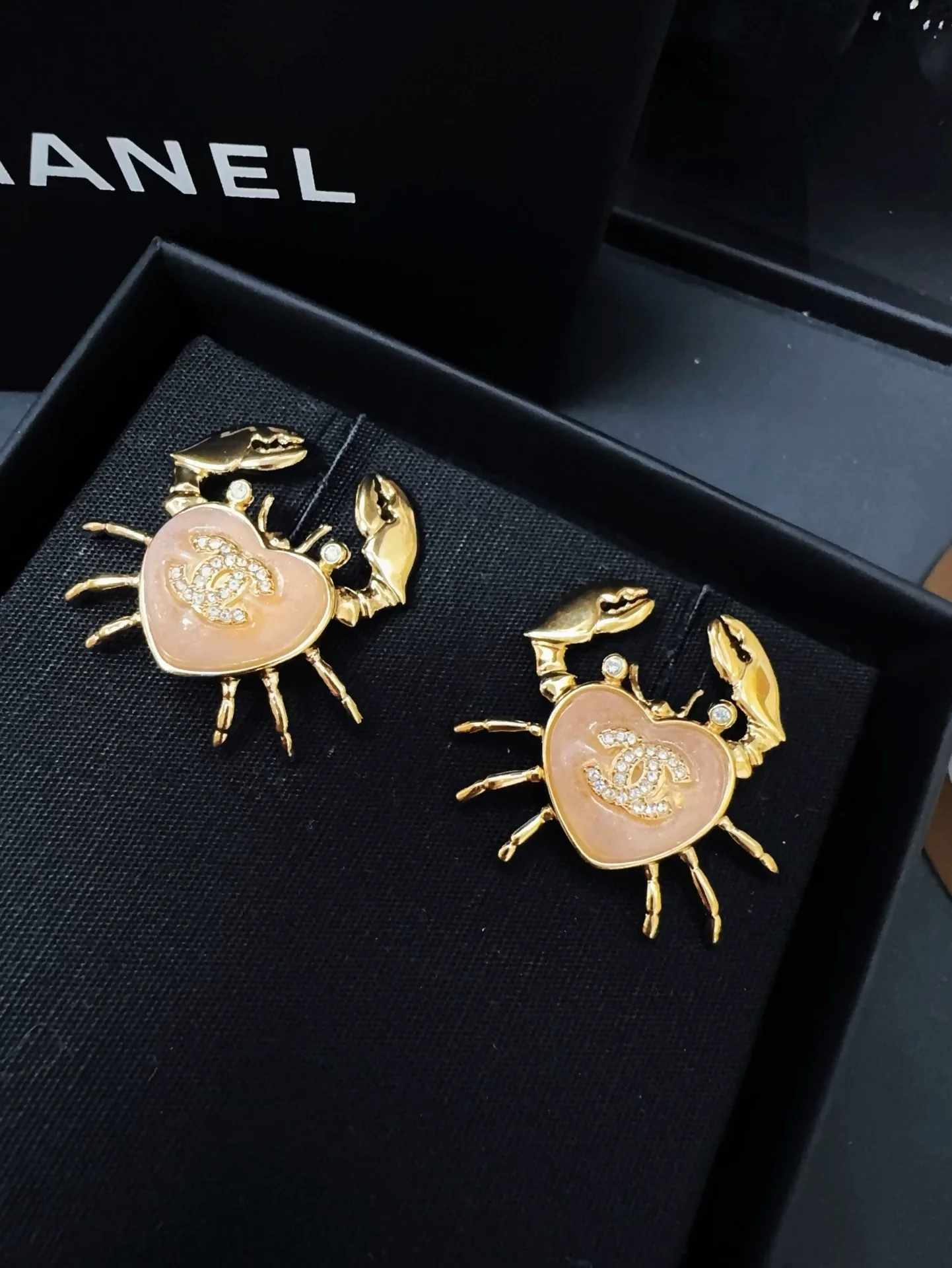 Chanel 25c ocean crab earrings - Image 2