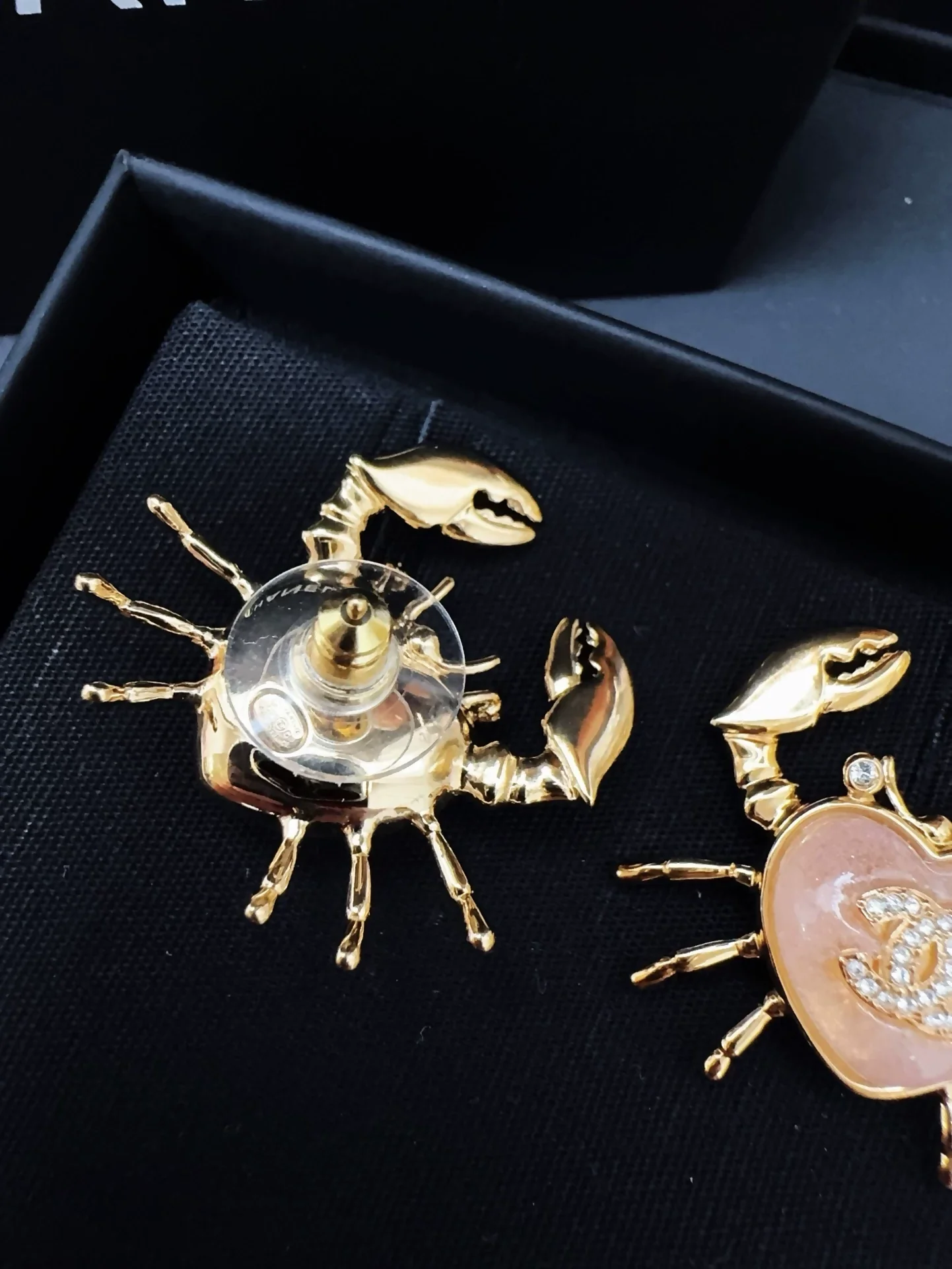 Chanel 25c ocean crab earrings - Image 3