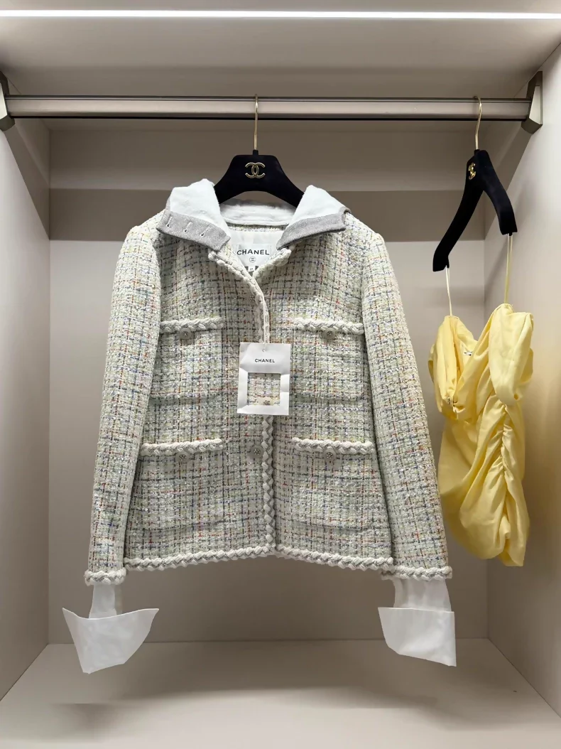 Chanel 25C white jacket