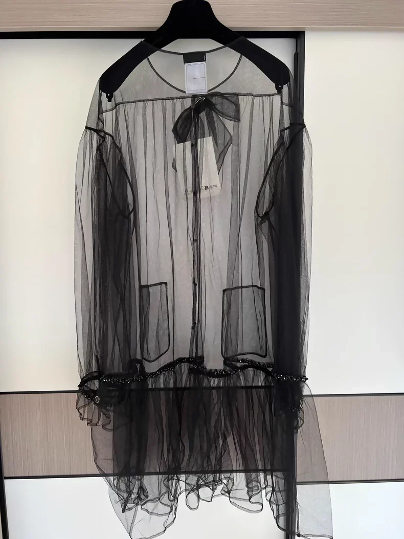Chanel 25K Black Lace Blouse - Image 5