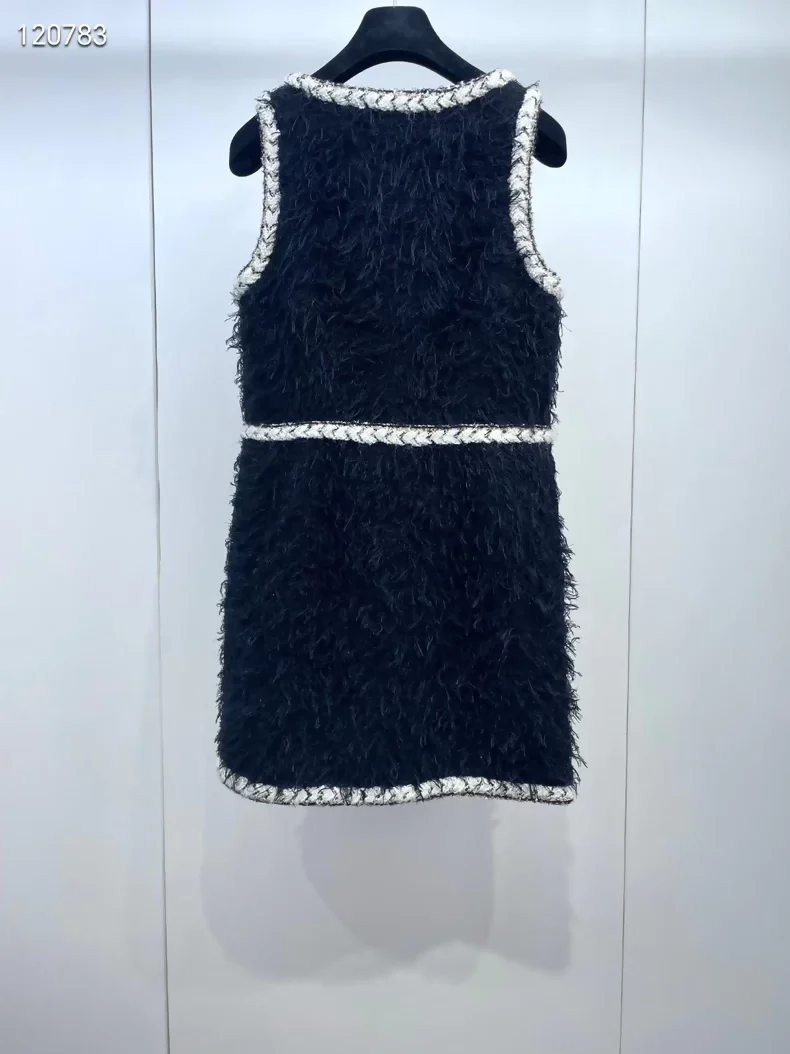 Chanel 25K Black Wool jacket - Image 2