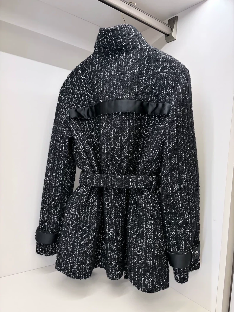 Chanel 25k black tweed jacket - Image 5