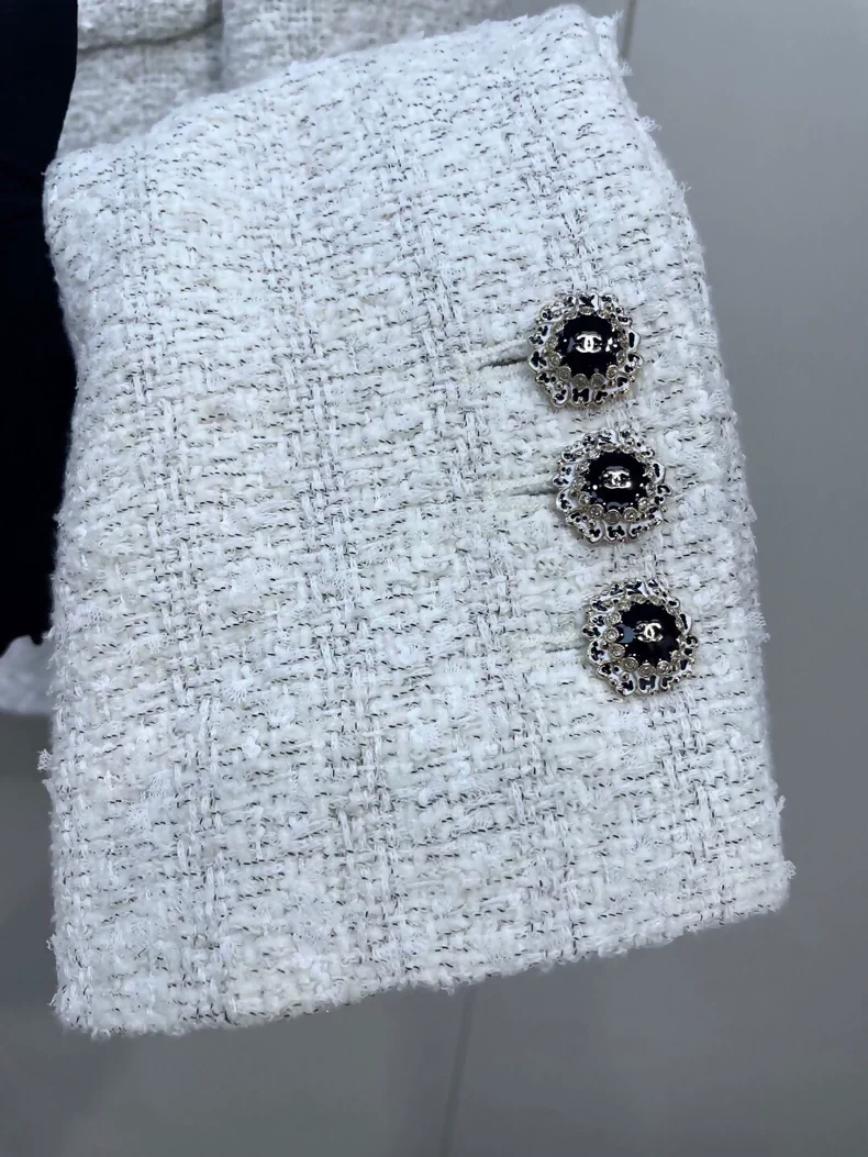 Chanel 25K white tweed jacket - Image 3