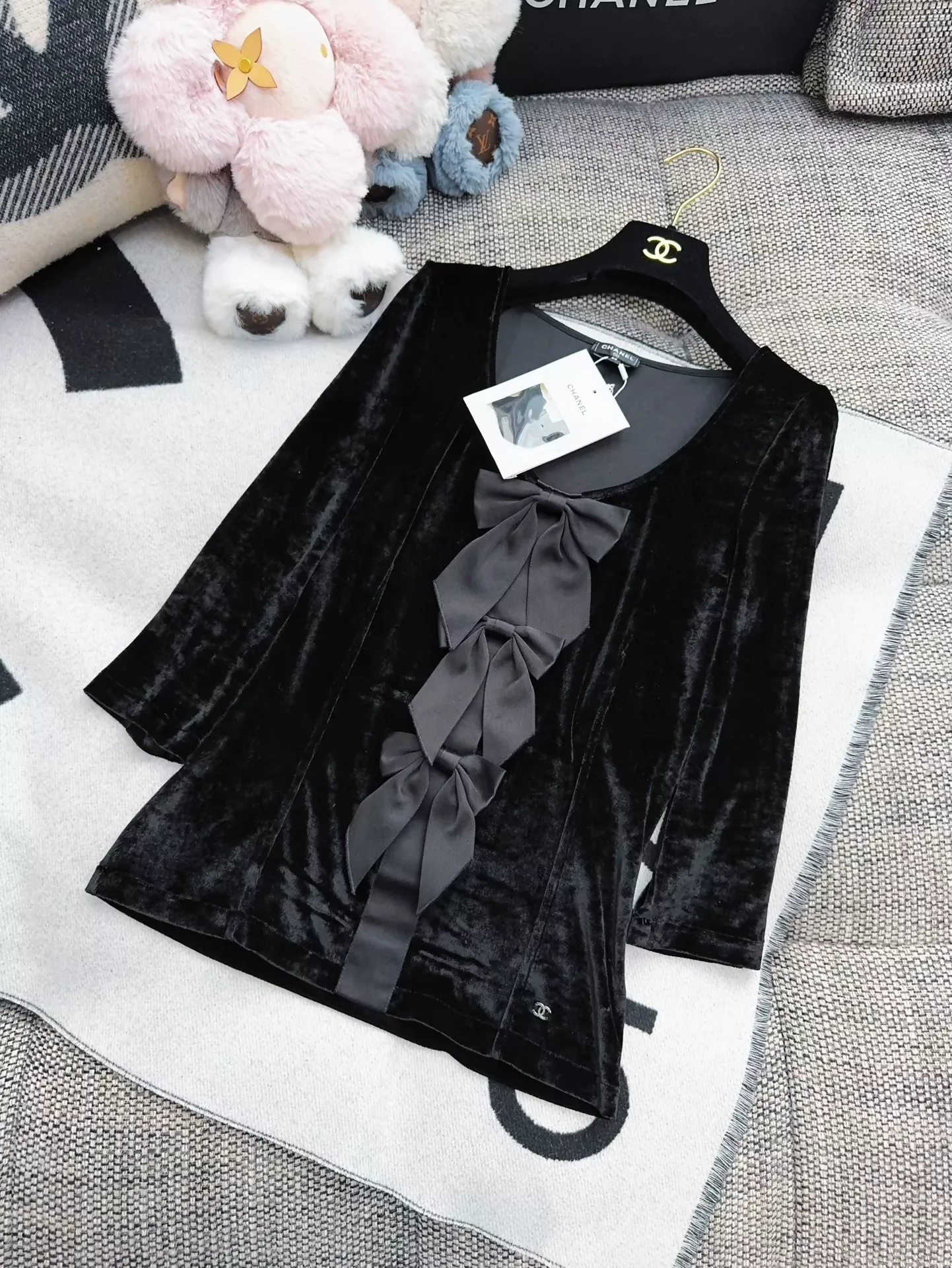 Chanel 25K black velvet bow top - Image 3