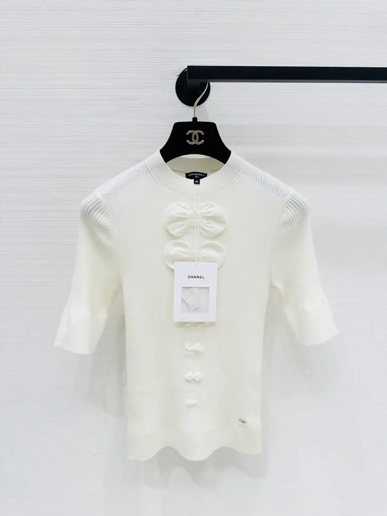 Chanel 25K ecru knit top