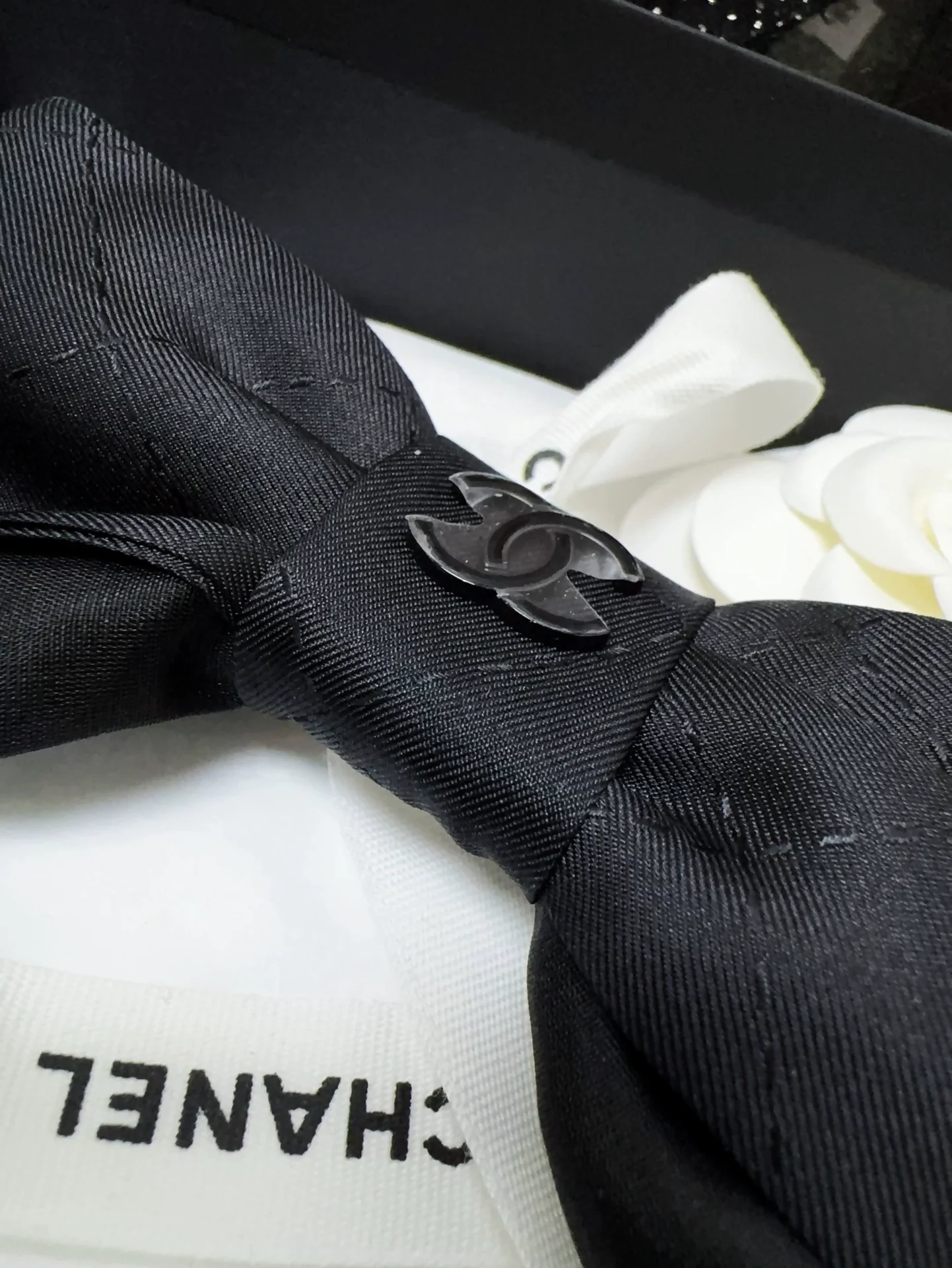 Chanel 25k black bow hairpin - Image 3
