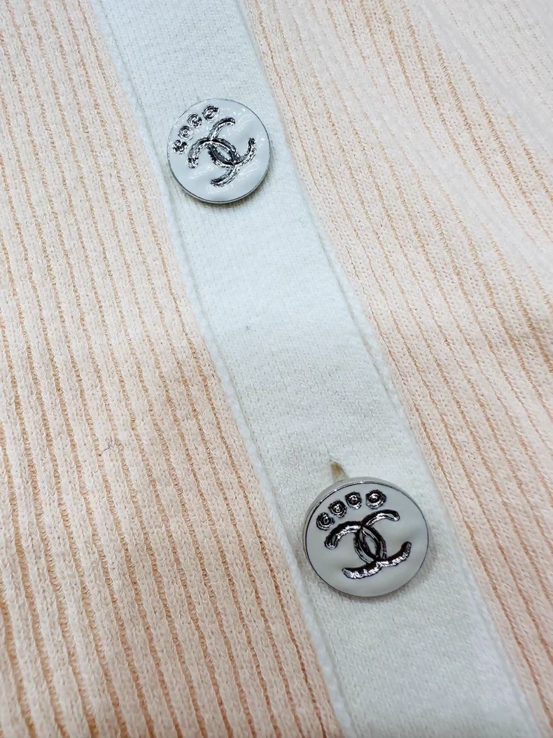 Chanel 25M yellow cardigan - Image 3