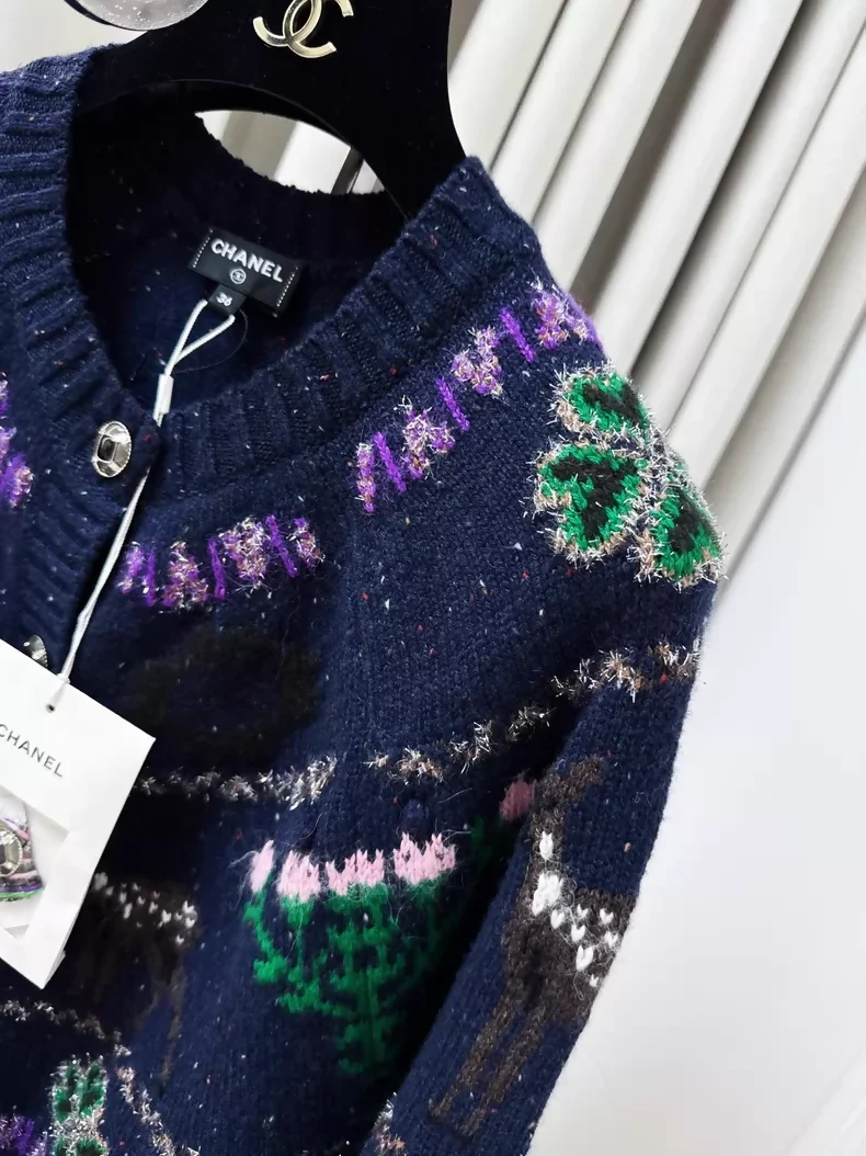 Chanel 25n Coco Neige Ski Collection navy blue knit cardigan - Image 2