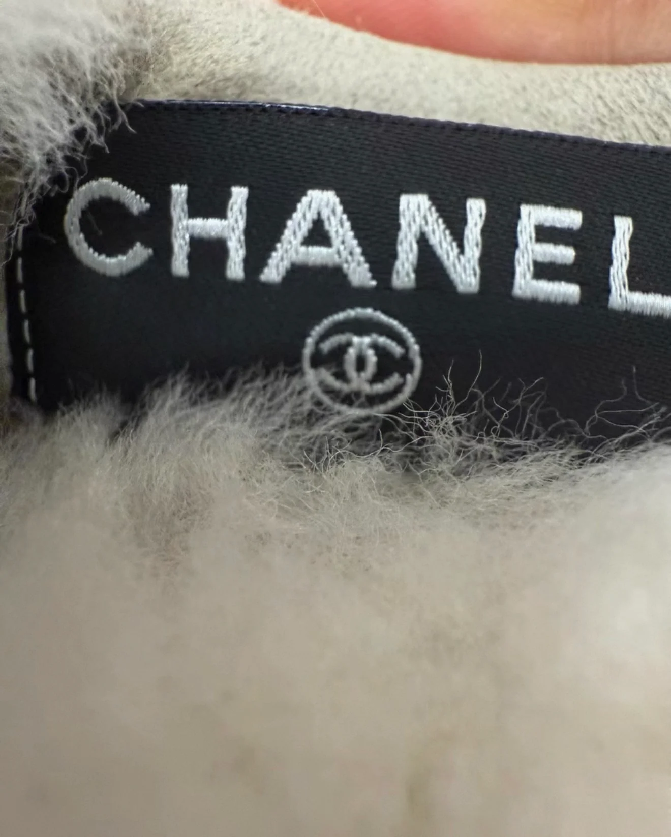 Chanel 25N hand warmer - Image 2