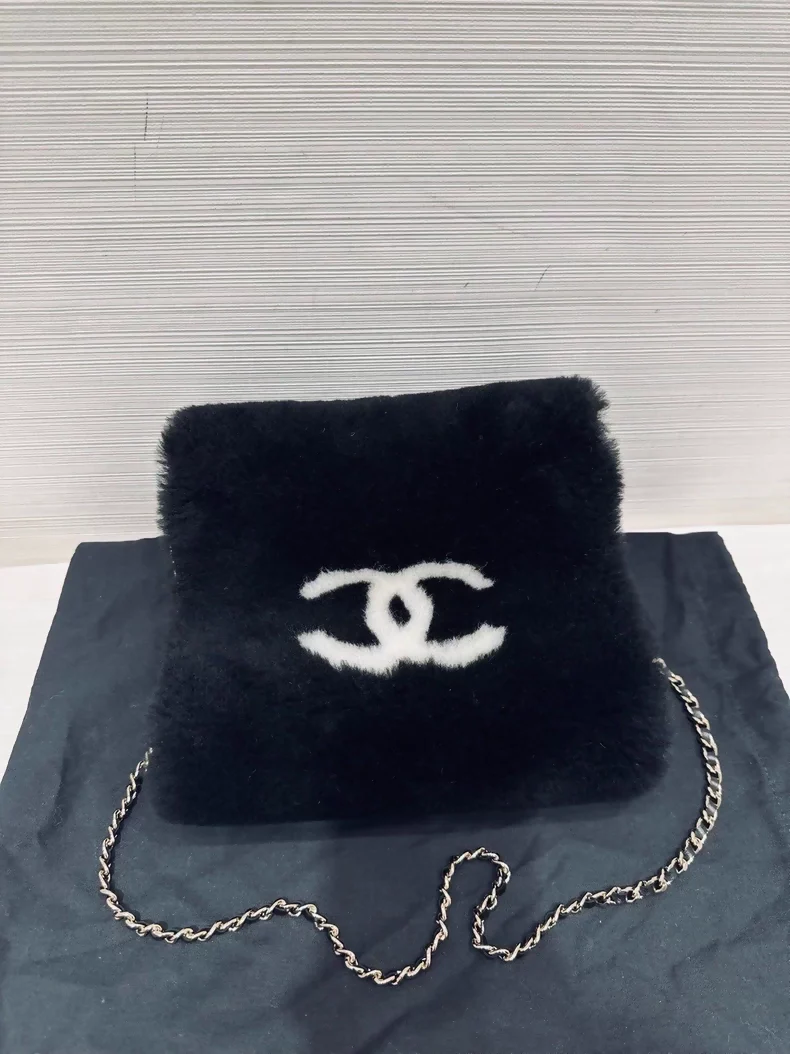 Chanel 25N Coco Neige Black Double C Logo Warm Handbag/Crossbody Bag