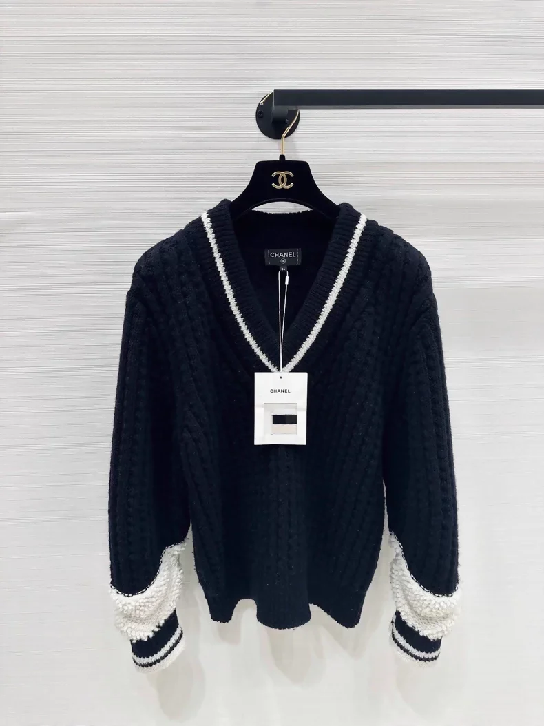 Chanel 25N Black and White V-Neck Sweater