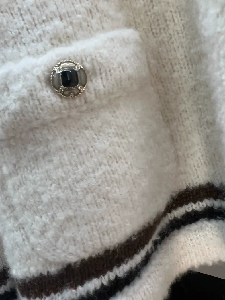 Chanel 25N Ski Collection pullover knit - Image 3