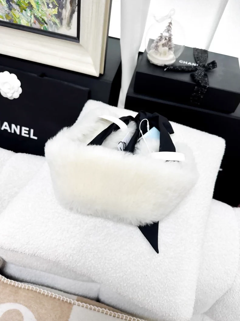 Chanel 25N white silk scarf with subtle fuzzy pattern and bow tie collar - Image 3