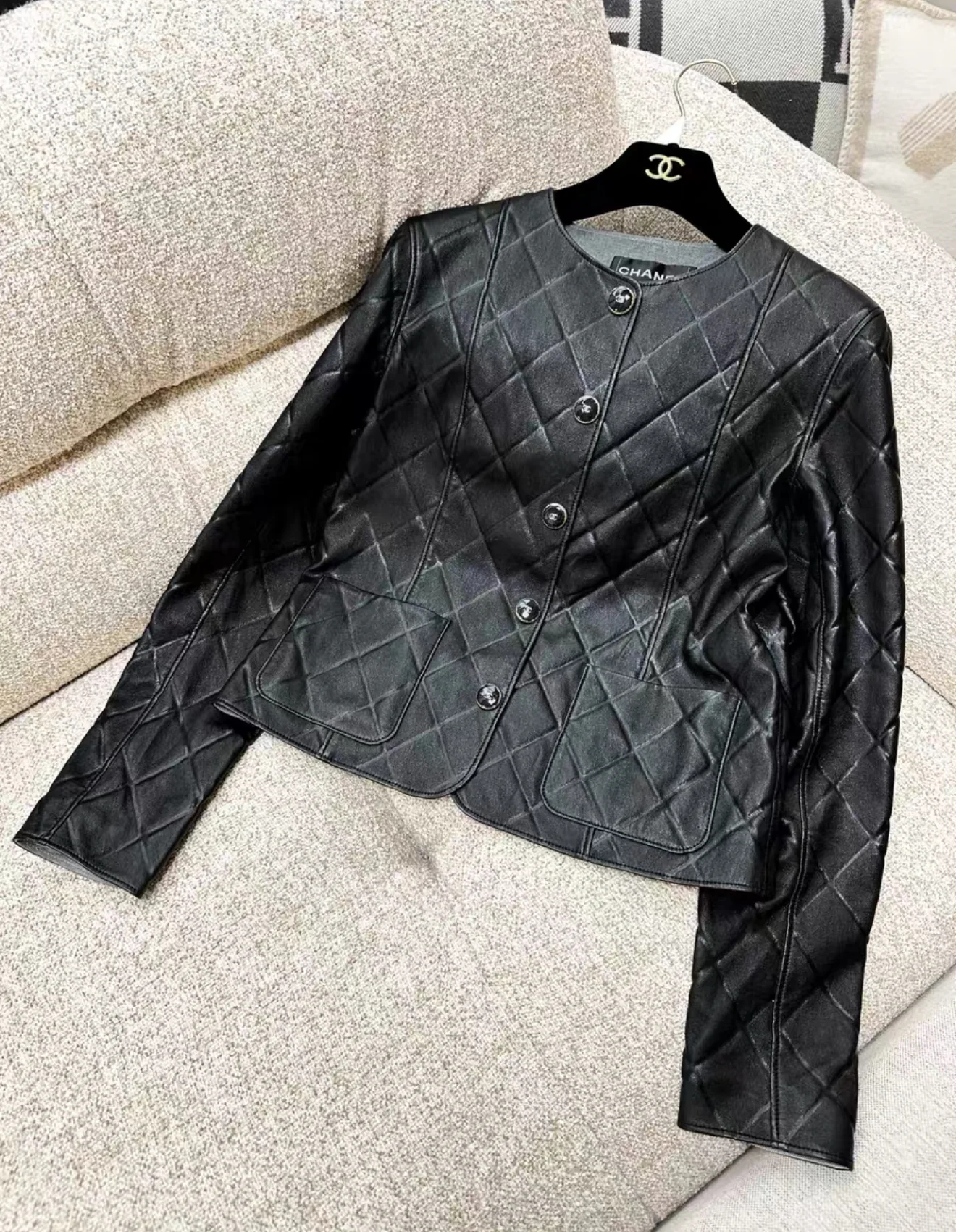 Chanel 25P black diamond pattern lambskin leather jacket - Image 2