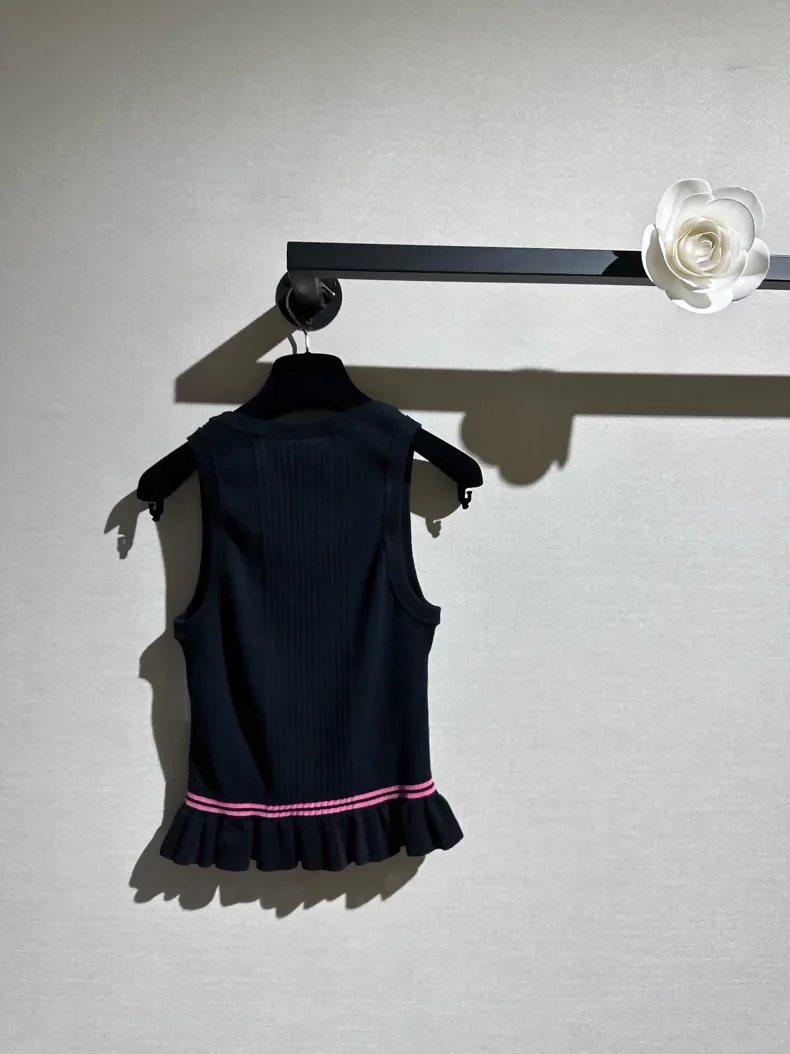 Chanel 25p Black Fish top - Image 3