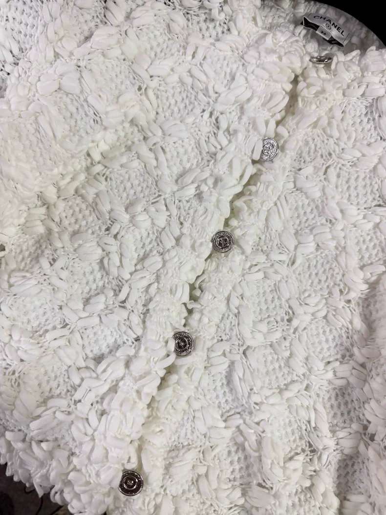 Chanel 25P white knit cardigan, - Image 2
