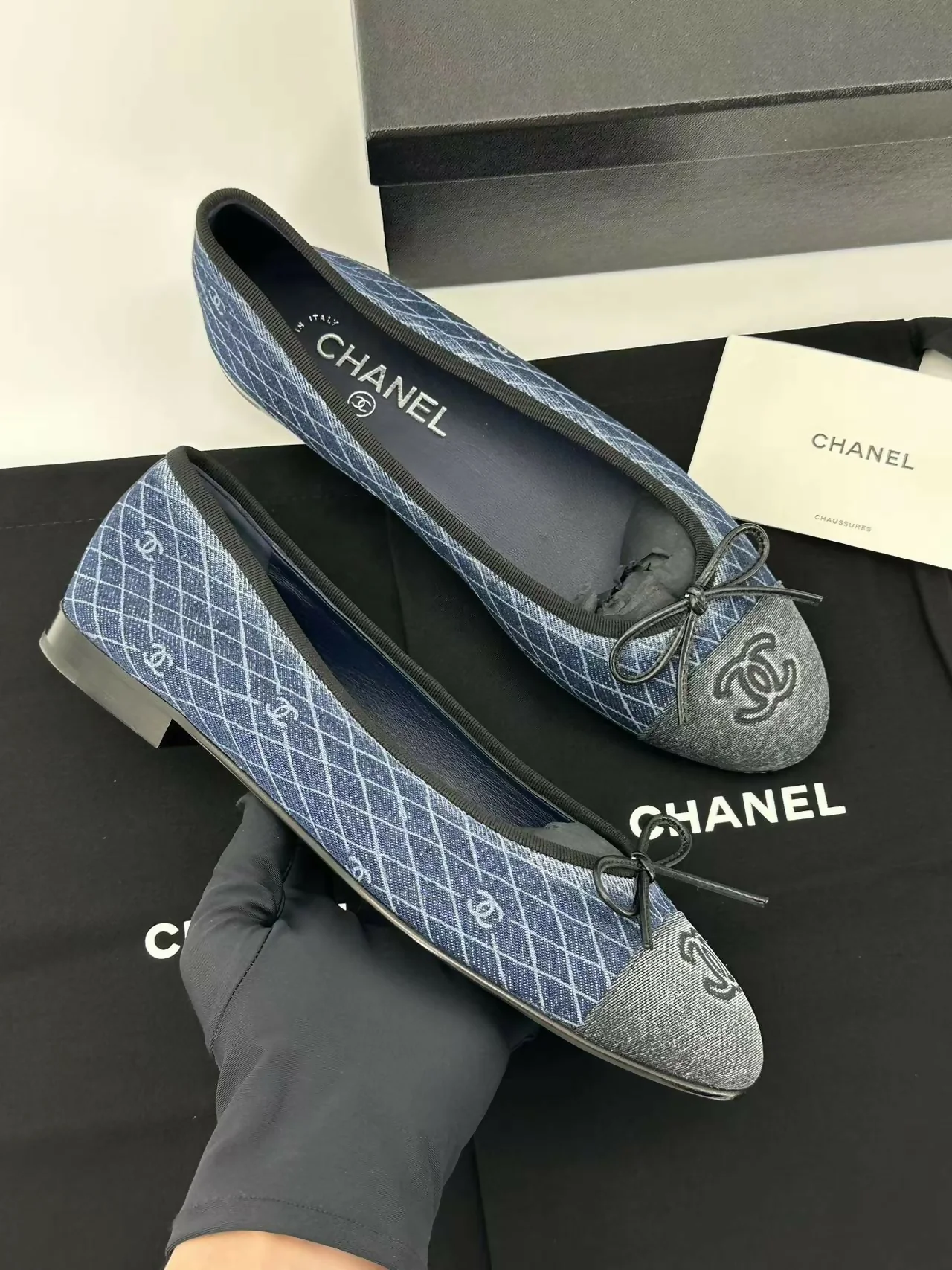Chanel 25P Denim Ballet Flats Size 39 in Navy Blue & Dark Grey - Image 4