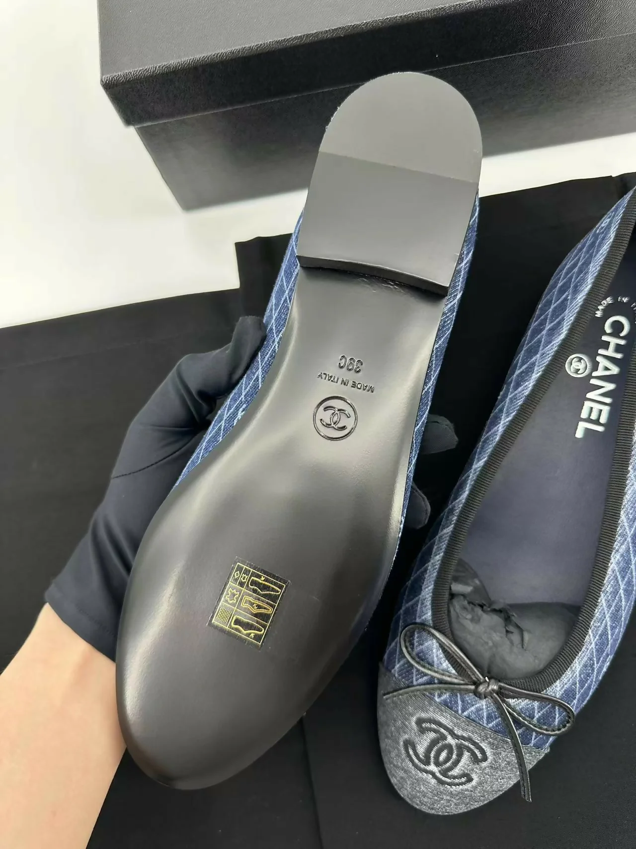 Chanel 25P Denim Ballet Flats Size 39 in Navy Blue & Dark Grey - Image 8