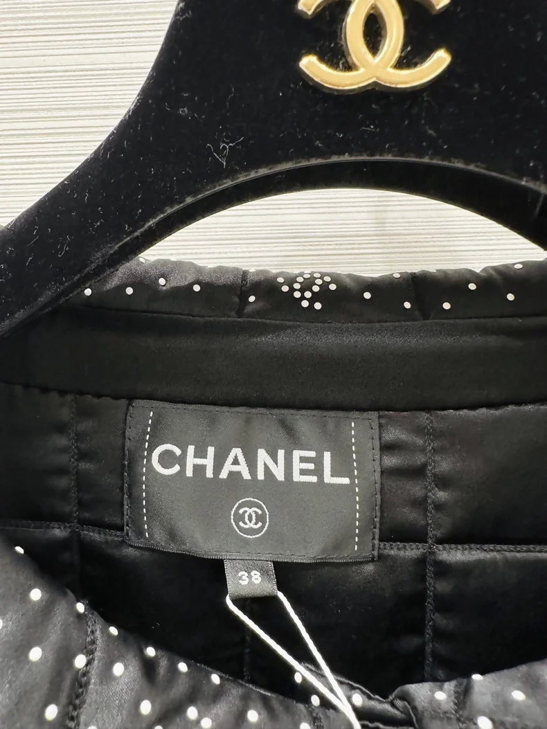 Chanel 25p black and white polka dots jacket - Image 2