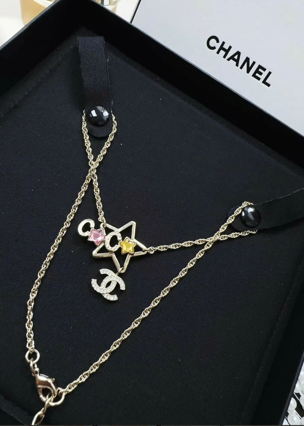 Chanel 25p coco star necklace