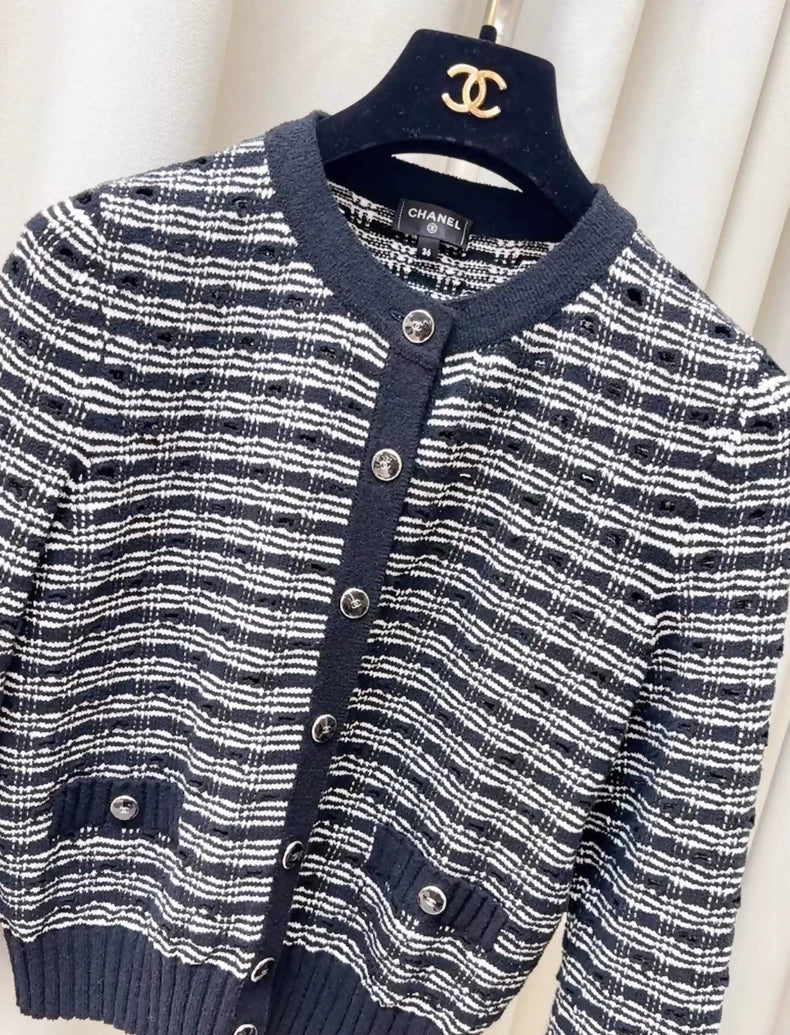 Chanel 25P Black and white striped knit cardigan - Image 2
