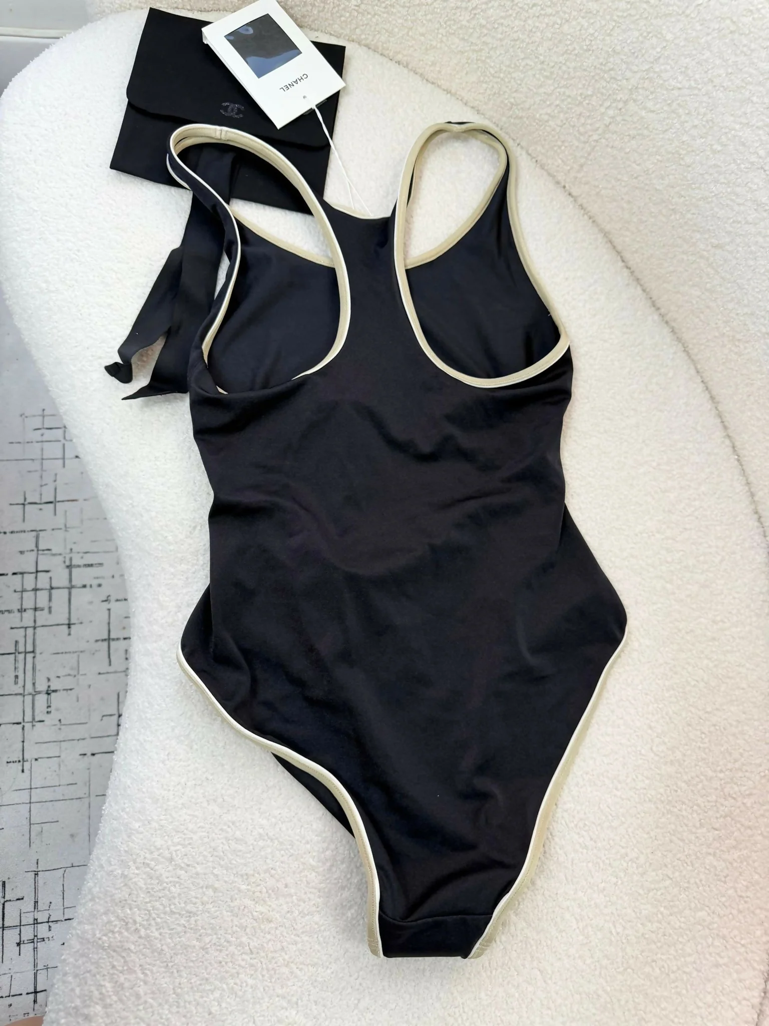 Chanel 25P Stretch Jersey Swimsuit in Gold, White & Black Size 38 - Image 2