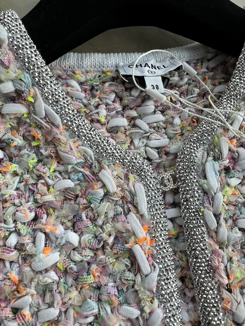 Chanel 25p super sparkly rhinestone-trimmed cardigan - Image 3