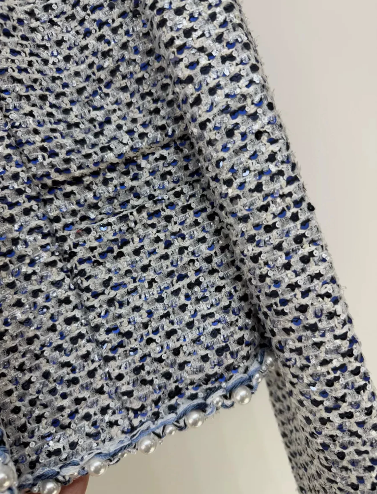 Chanel 25P white and blue pearl sequinned Tweed jacket - Image 3