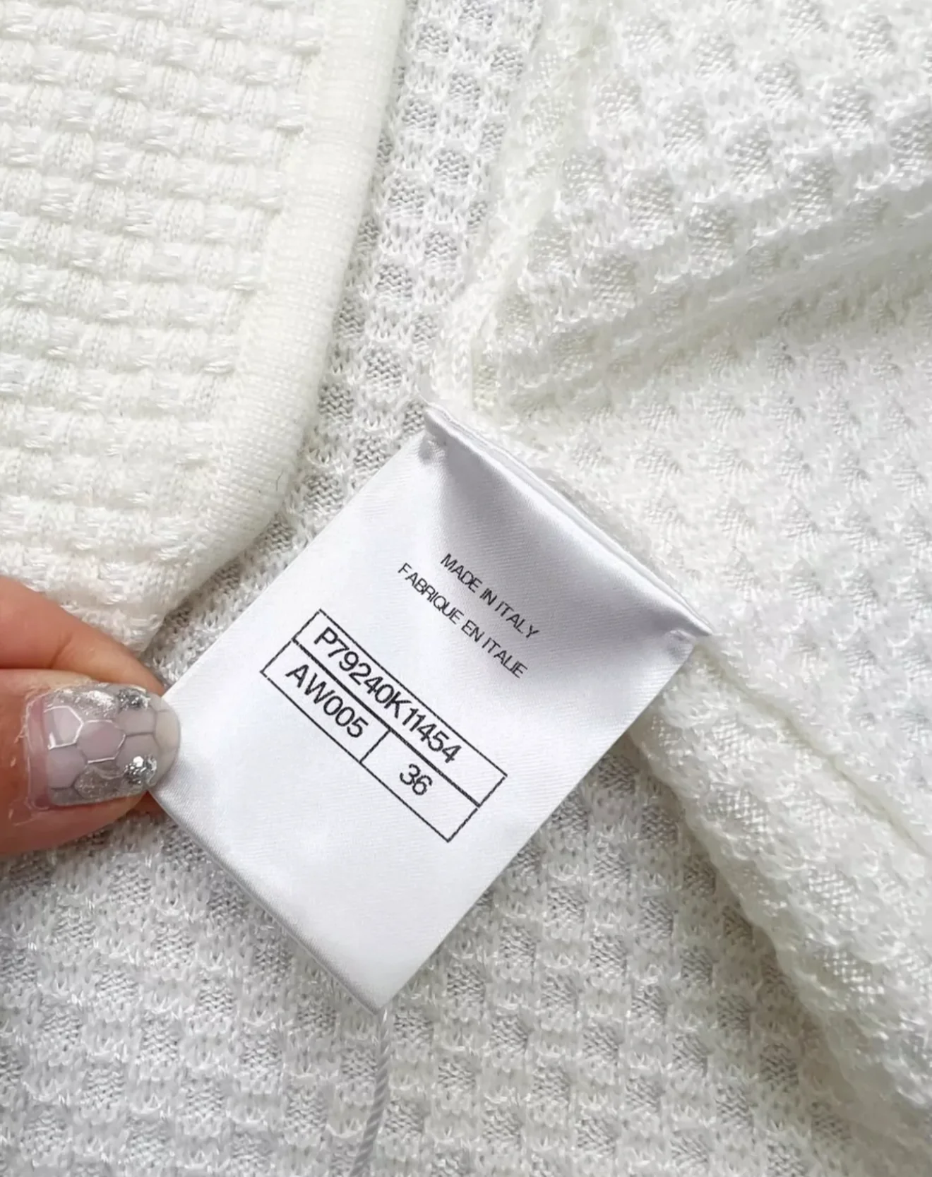 Chanel 25P white cardigan - Image 6
