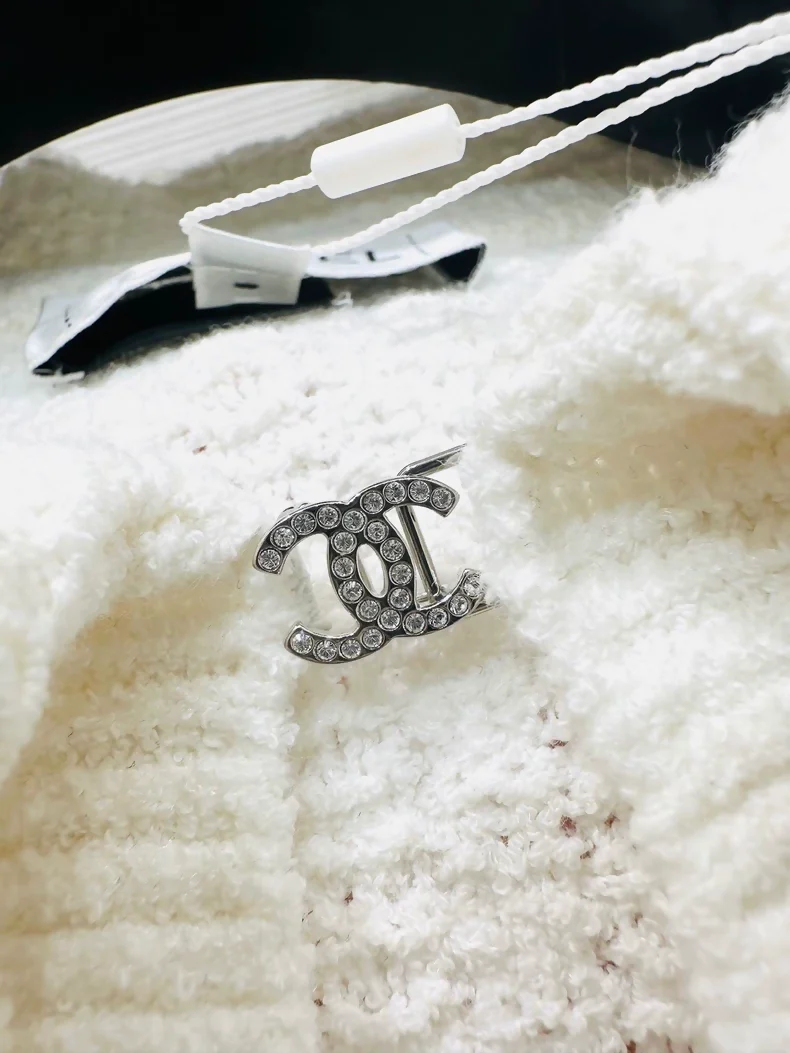 Chanel 25P white jacket - Image 4