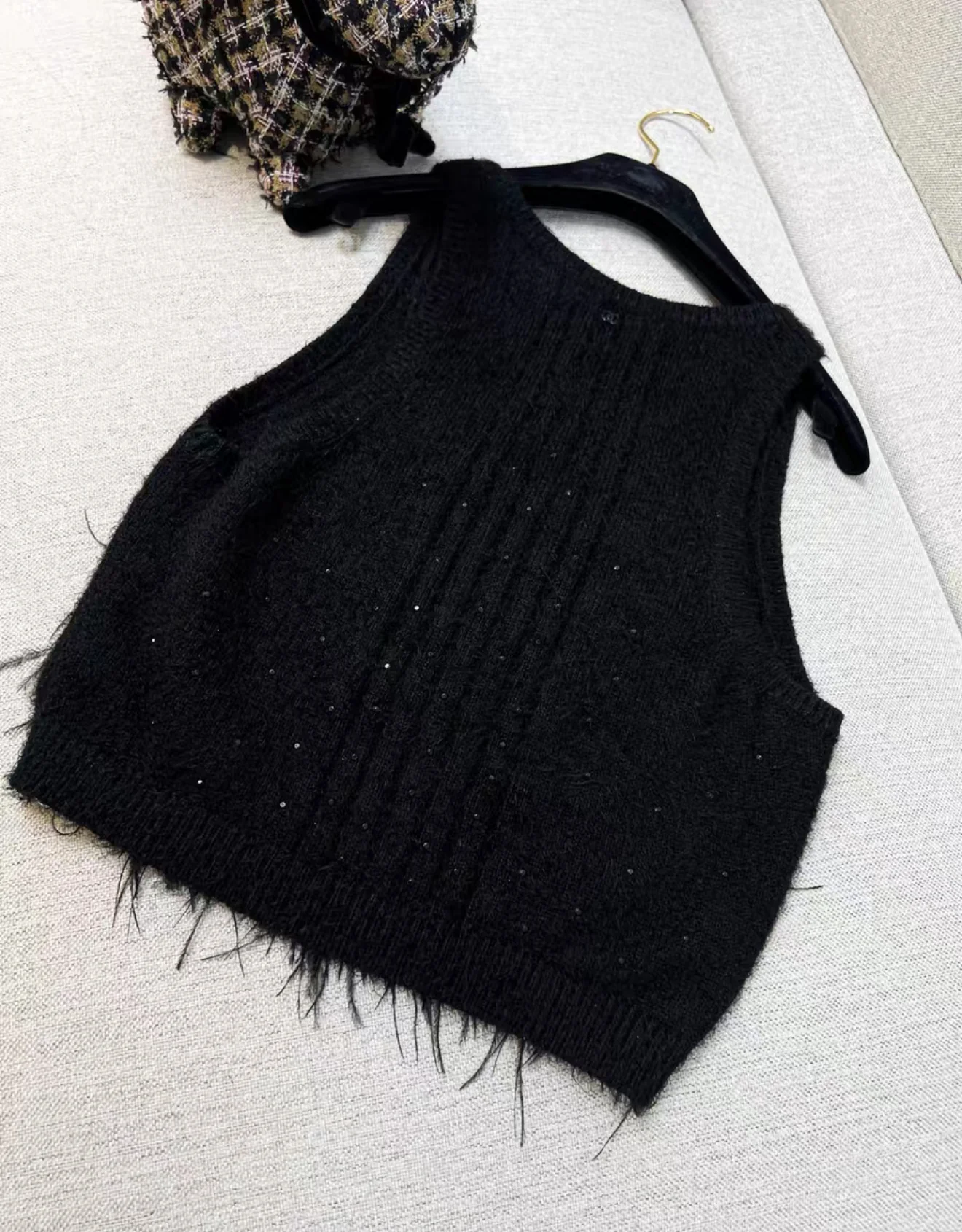 Chanel 25S black feather top - Image 5