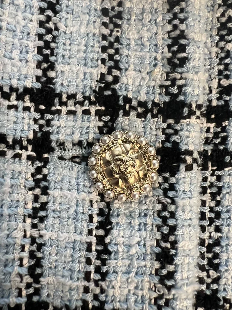 Chanel 25s blue tweed jacket - Image 2