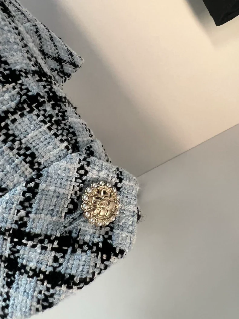 Chanel 25s blue tweed jacket - Image 3